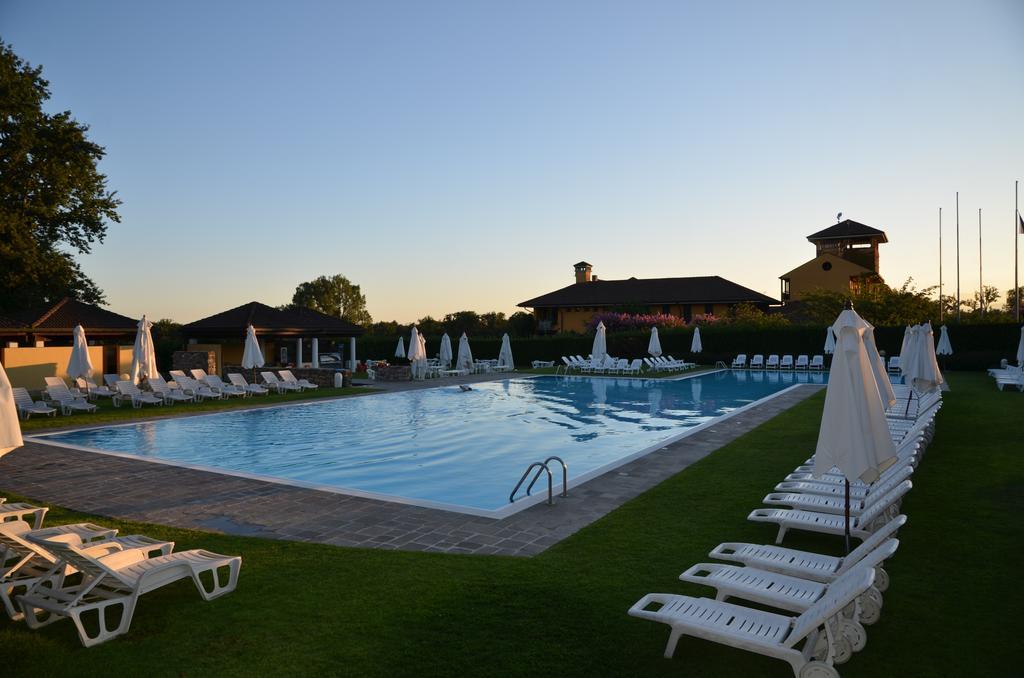 Golf Hotel Castelconturbia Agrate Conturbia Exterior foto